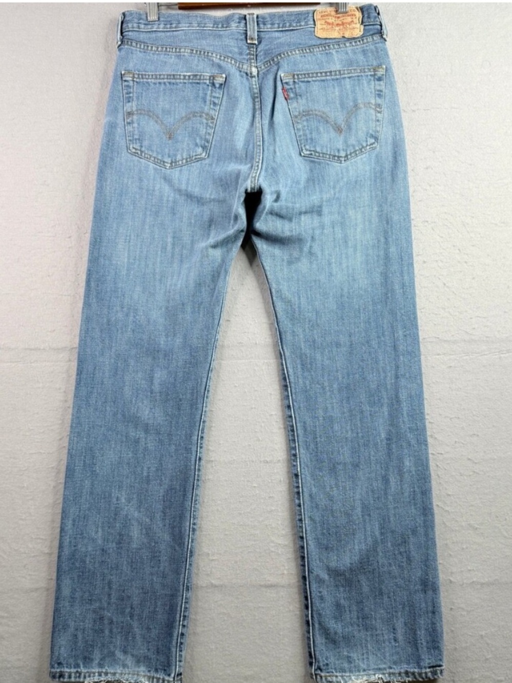 Levi’s 501 Jeans Mens 32x31 Blue Medium Wash Straight Leg Button Fly Denim - Picture 7 of 9